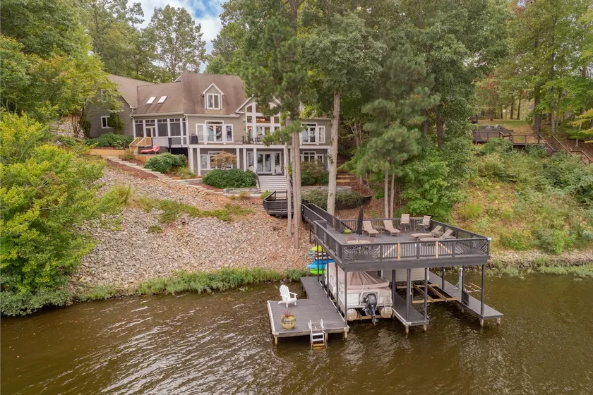 Firefly Bay - Amazing Views, Hot Tub, Main Lake, Pet Friendly - Image 1