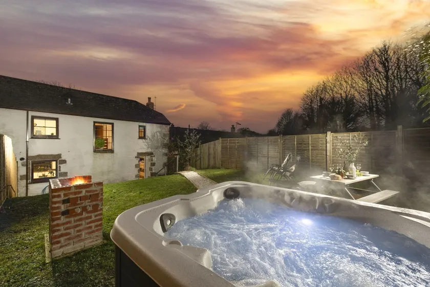 The Old Hay Barn, Hot Tub, Pet Friendly - Image 1