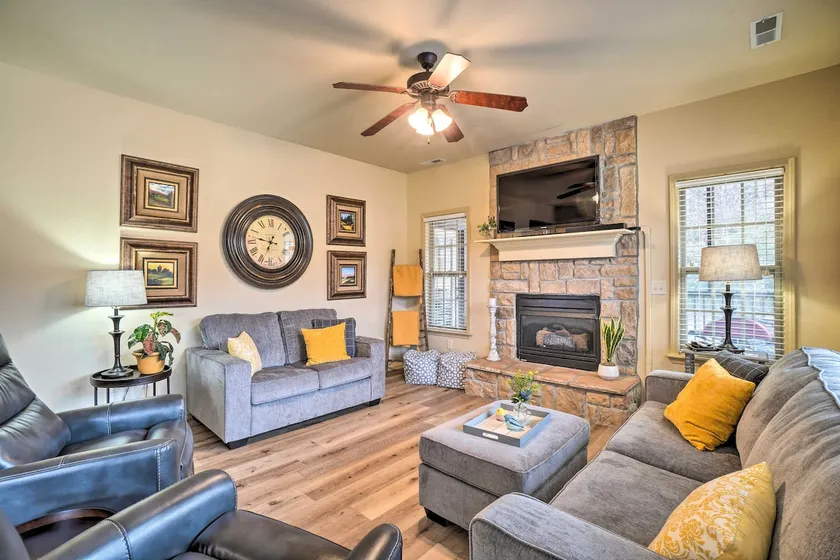 Branson West Villa w/ Golf Course View & Pool! - Image 1