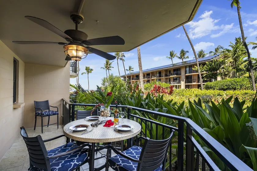 Kona Makai 2103 : Condo rénové avec climatisation dans complexe en bord de mer - Image 1