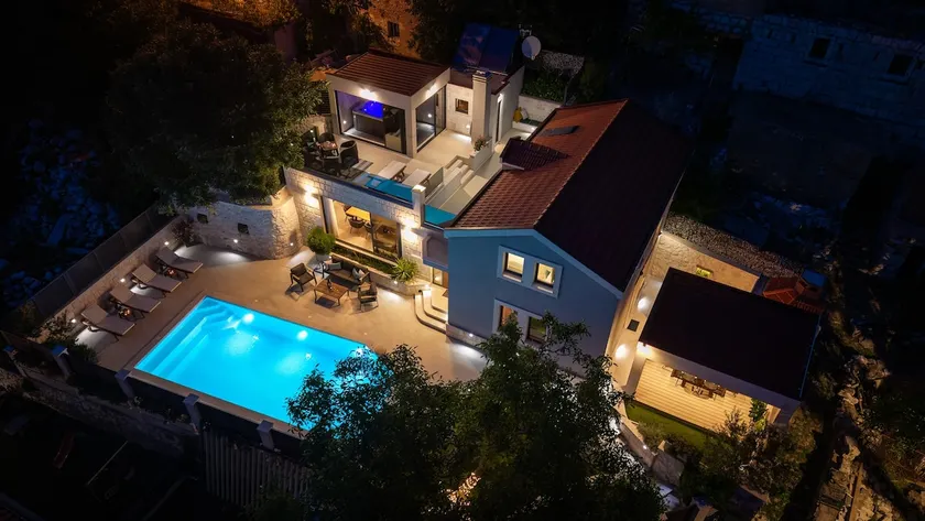 Villa Falcon House, 3-Schlafzimmer-Villa mit beheiztem 36 m2 Pool, Whirlpool, finnischer Sauna - Image 1