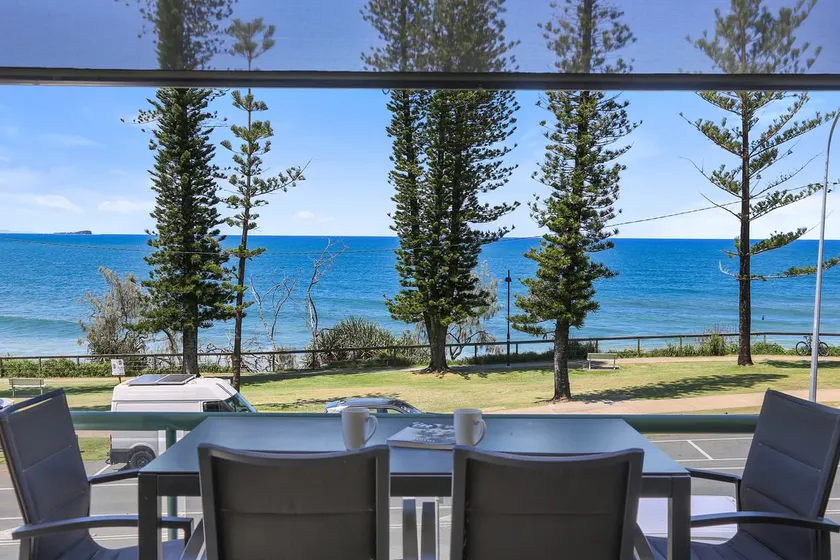 Alexandra Headland Beach - Stunning Views ZF9 - Image 1
