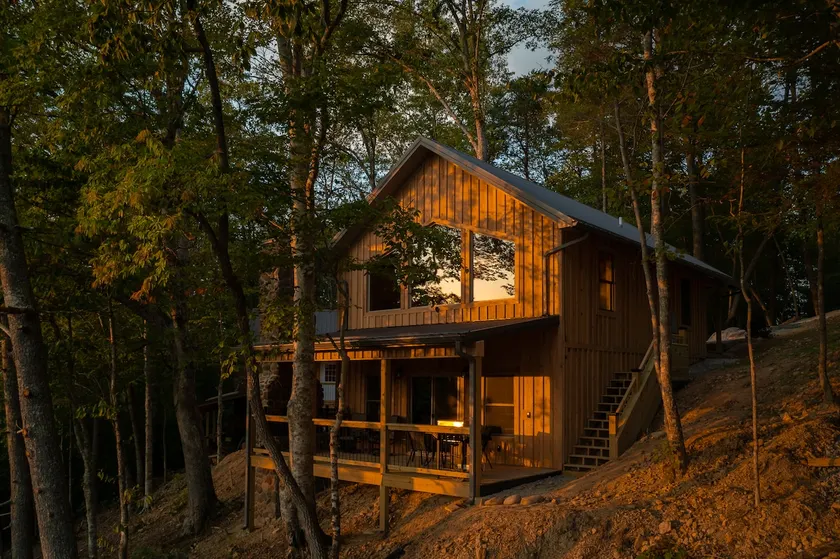 Riverfront cabin with mountain views and fireplace - Image 1
