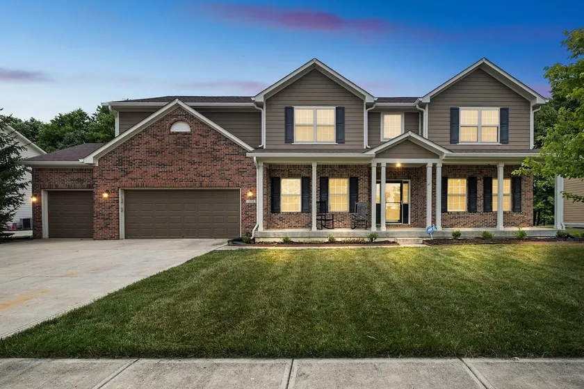 Incredibly Spacious Carmel Home with Fully Equipped Kitchen - 4700 Sq Ft! Sleeps 15! Pet Friendly! home - Image 1