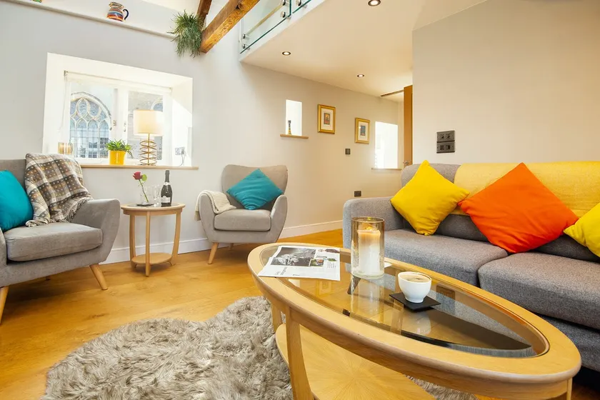 1 Castle Mews - Image 1