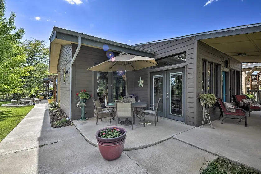 Serene Mountain Retreat w/ Patio & Mtn Views! - Image 1