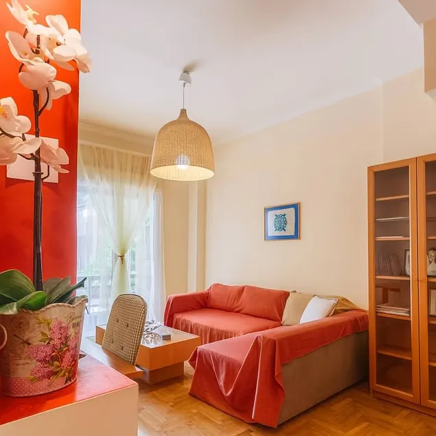 Athens Strawberry Hideaway - City Cozy Gem - Image 1