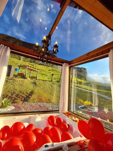 Master Refuge with Bathtub in Serra da Tartaruga - Image 1