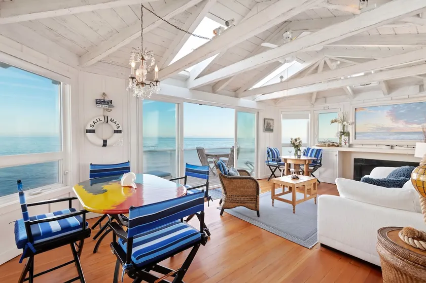 Beachfront Bungalow on Miramar Beach - Image 1
