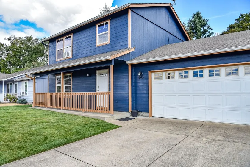 Teak: a Family Home. 5 TVs, backyard, pet friendly - Image 1