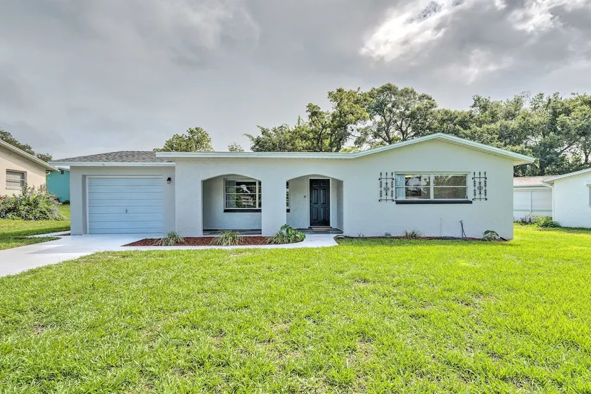 Contemporary Gem w/ Sun Room in Beverly Hills! - Image 1