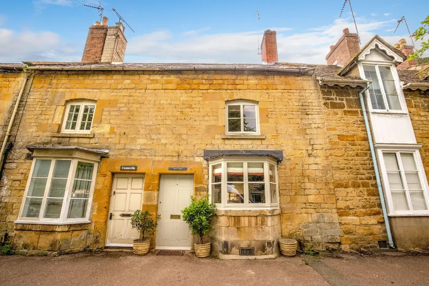 Two bedroom period Cotswold holiday cottage in Moreton-in-Marsh - Wendle Cottage - Image 1