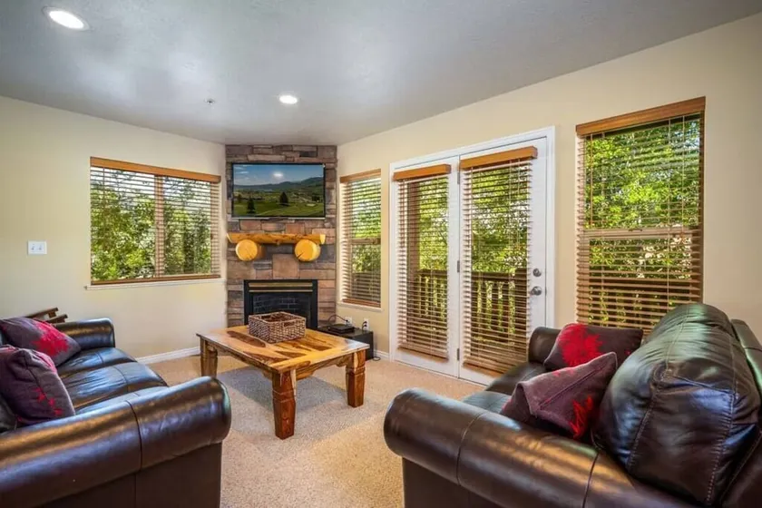 Ski Paradise MH 303 | Near Powder Mtn | Hot Tub - Image 1