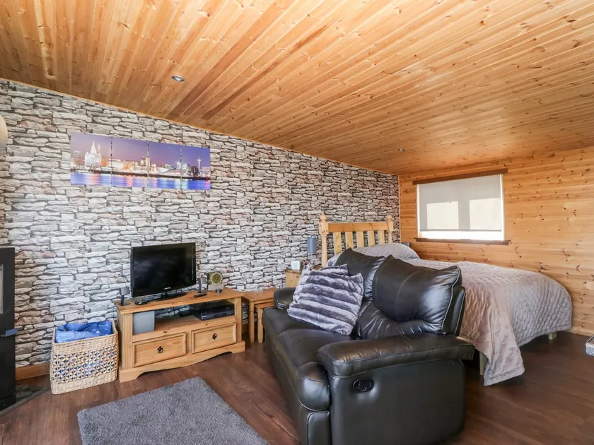 Blackbrae Cabin - Image 1