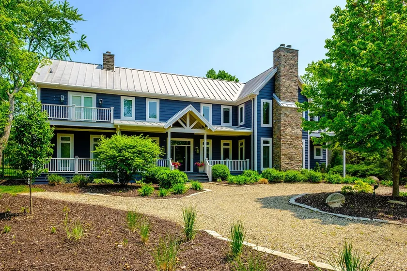 7 Bedroom Country Estate with Large Private Pool! - Image 1