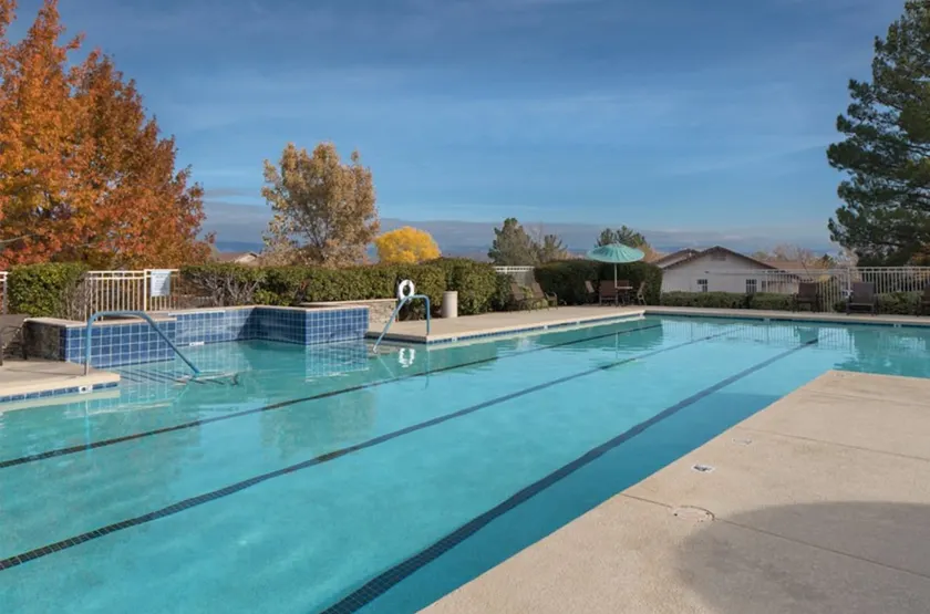 Great Location! Comm Pool & Hot Tub! - Image 1