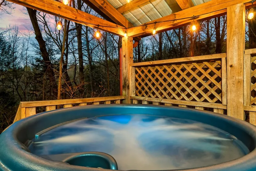 Dog friendly, Hot Tub & Near Tuckaleechee Caverns - Image 1