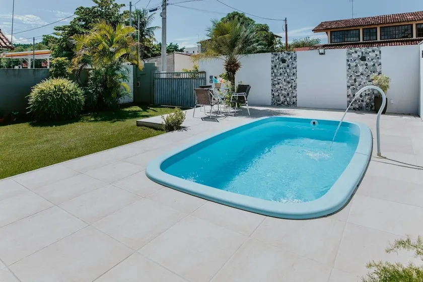 Swimming pool, barbecue, 4 bedrooms w/ air-conditioning 50 meters from the beach - Image 1