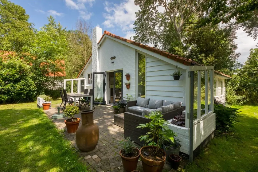 Holiday Home in Dishoek near Southern Beach - Image 1