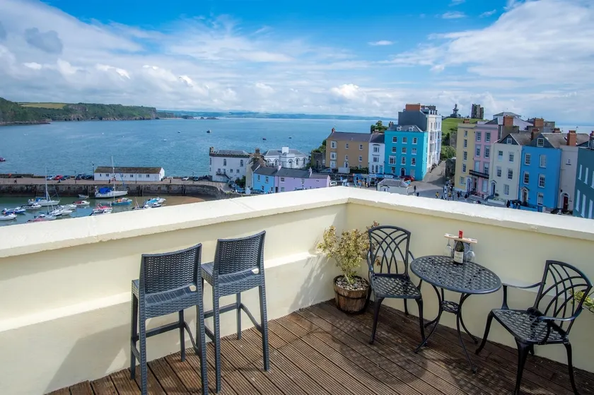 St Julians View - 1 Bedroom Apartment - Tenby - Image 1