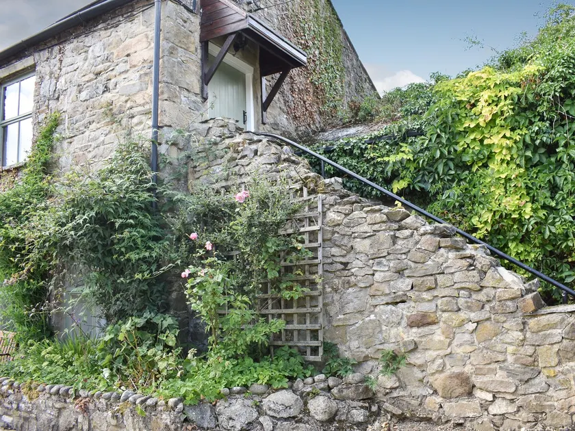 Foal Barn Cottages - Hayloft-CC211118 - Image 1