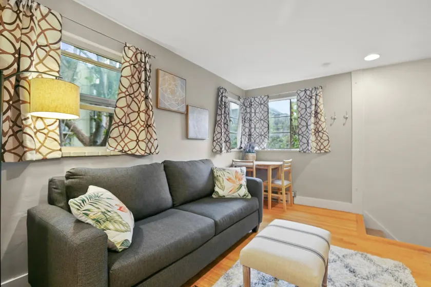 Beautiful Carriage House | Near Botanical Gardens | On site parking - Image 1