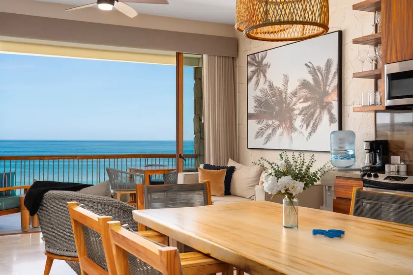 Beachfront condo in Los Cabos, Mexico - Image 1