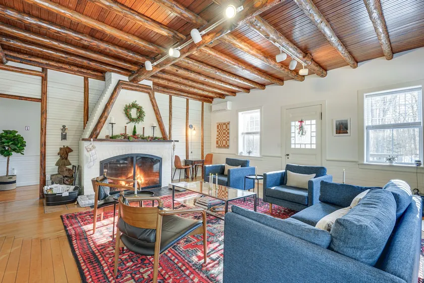Deck & Fire Pit: Cottage Near Monadnock State Park - Image 1