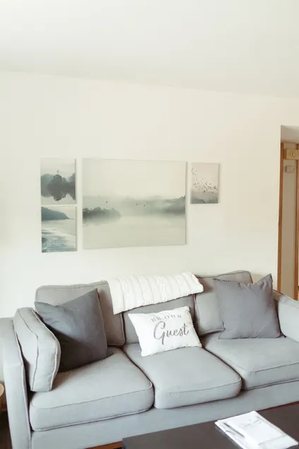 *Newly Remodeled Quaint, Second Floor Flat - Image 1