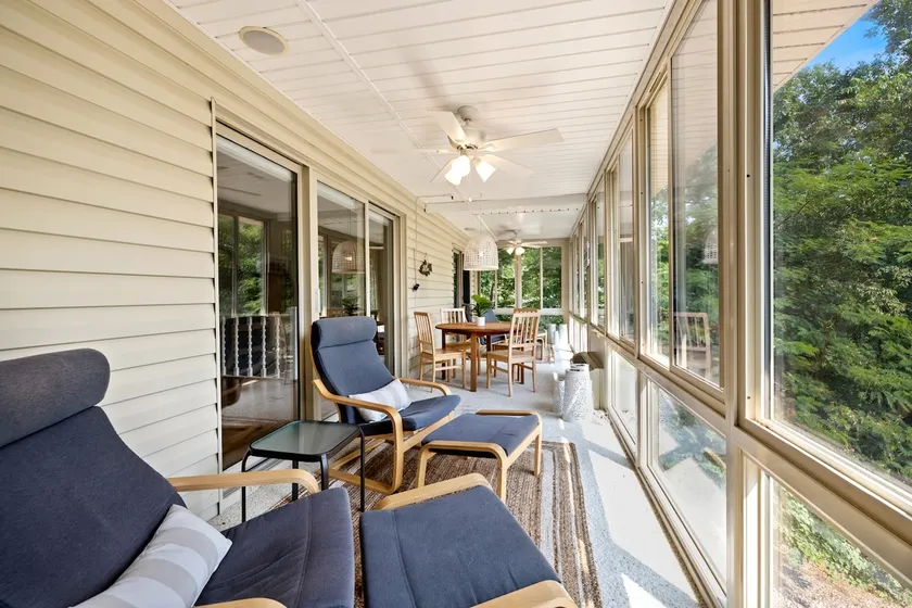 Waters Edge- Direct Lake Access - Image 1