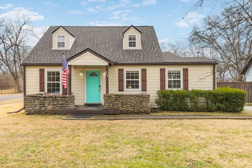 Big Cozy House 3 mi to Downtown with Outdoor Fire Pit - Image 1