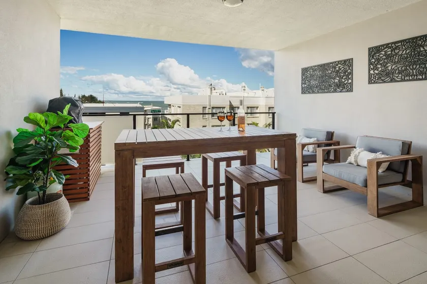 Bright Stylish Kings Beach Apartment - Image 1