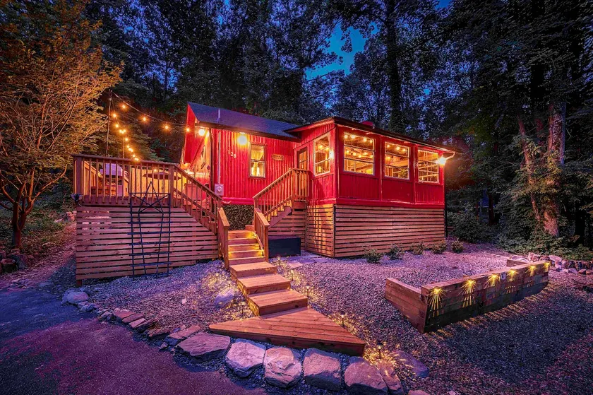 Applemoon: Charming Log Cabin in a Mountain Lake Community - Image 1