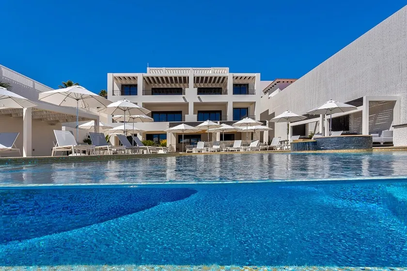 Oceanfront Penthouse in Los Cabos with Beachclub - Image 1