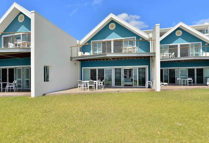 Sea Side Villa 10.1 - Image 1