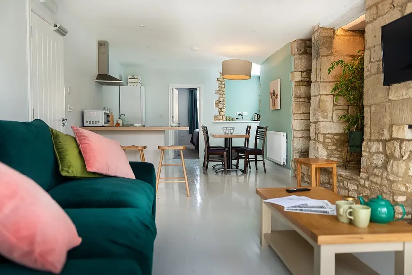 One Bed Apartment - Shortwood - Image 1