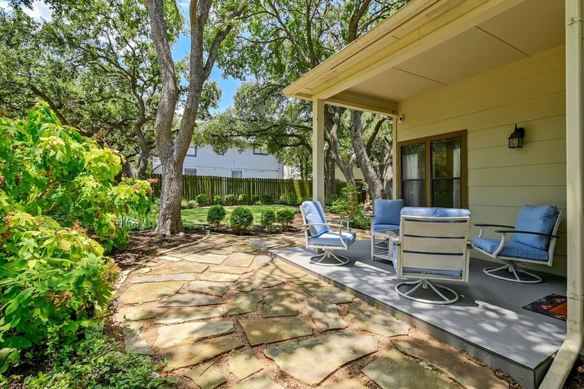 Austin House With Private Yard, Pet Friendly - Image 1