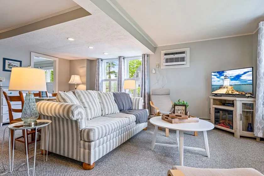 Beautiful Inn, Lighthouse Landing. #1 Ocean Cove - Image 1