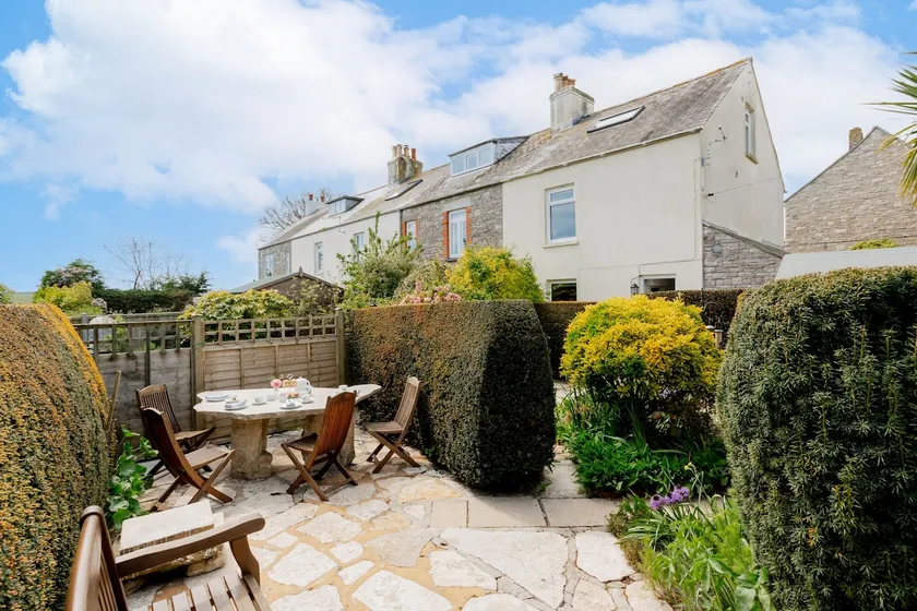 Froxfield Cottage - Image 1