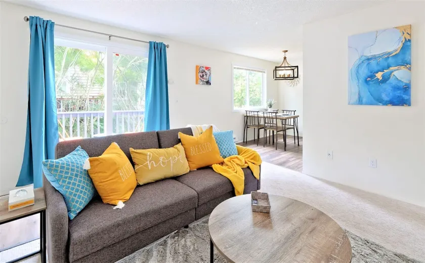 Blue Apt. #D |Stylish & Private 1BR |North Seattle - Image 1