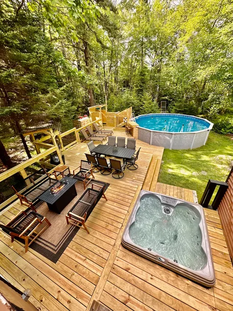 Pocono hideaway w/ hot tub & heated pool - Image 1