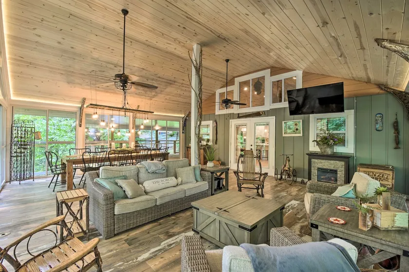 Hiawassee Getaway w/ Hot Tub, Deck & Lake Access! - Image 1