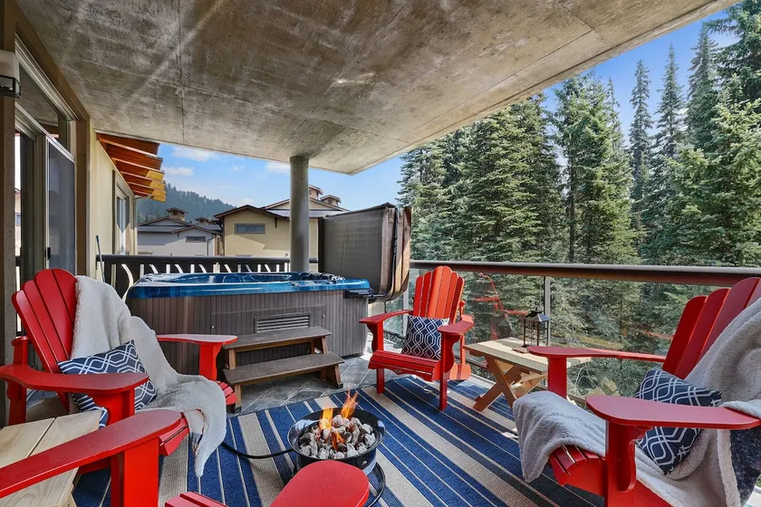 Spacious Ski in/out Condo in Sun Peaks Village - Image 1