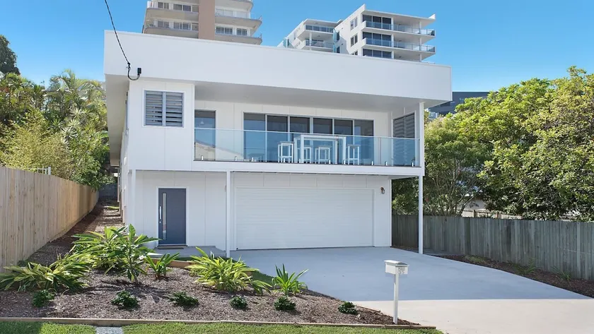 35 Moreton Parade Kings Beach QLD - Image 1
