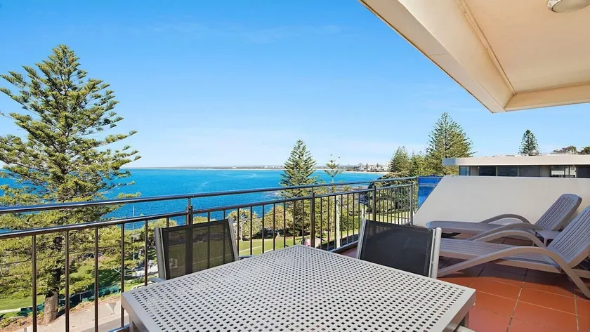 Wickham Point Unit 6 Kings Beach QLD - Image 1