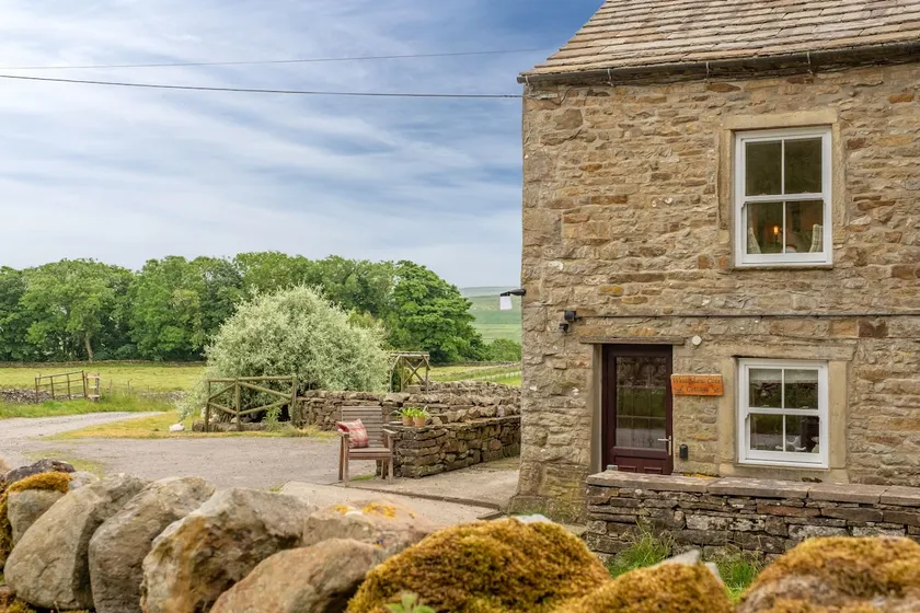 West Shaw Cote Cottage - Image 1
