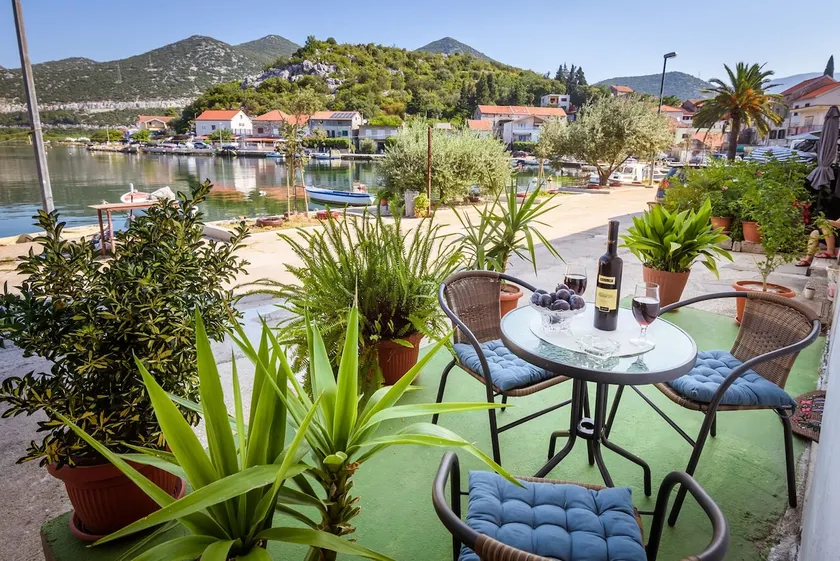 Apartment Đego near Ploce, riverfront, parking - Image 1