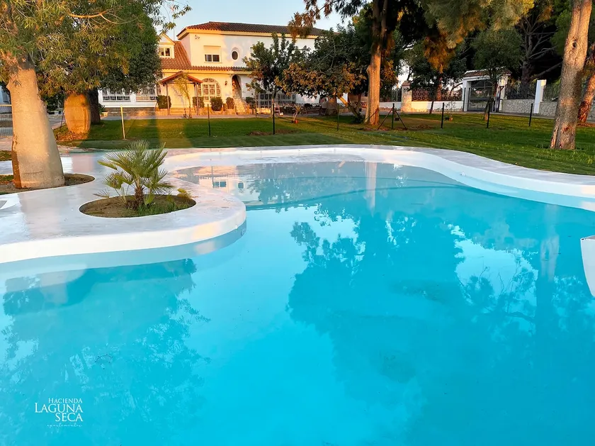 Apartment in Laguna Seca complex, with shared pool - Image 1