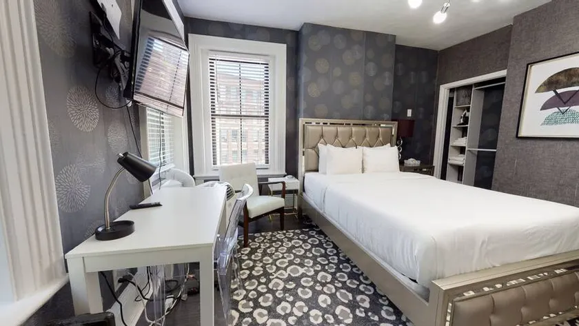 Hip & Chic Studio Awaits Your Stay! - Image 1