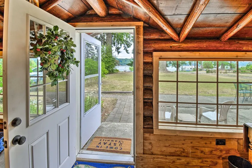 Wheelchair-Accessible Belfair Cabin w/ Patio! - Image 1